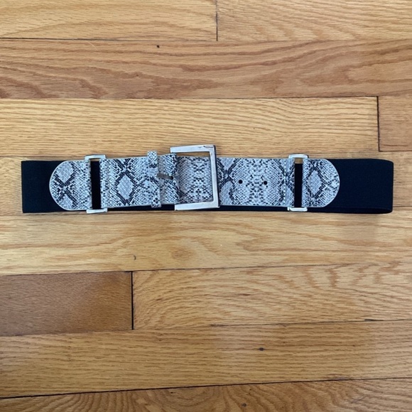 Bundle of 2 Belts/Macy’s Black Faux Snakeskin/ Target White Western - Picture 3 of 13